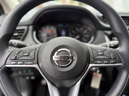 Certified 2022 Nissan Rogue Sport S image 32