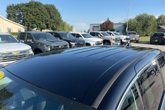 Used 2024 Chrysler Pacifica Touring-L FWD image 11