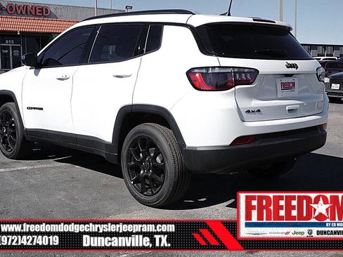 New 2026 Jeep Compass Latitude image 3