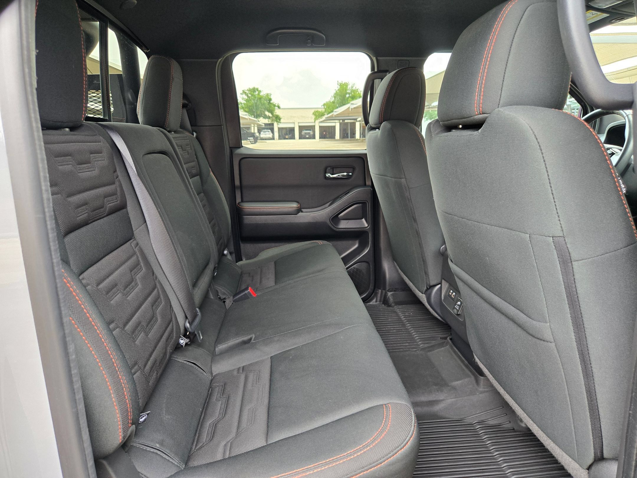 Used 2023 Nissan Frontier PRO-4X w/ Pro Convenience Package AWD/4WD image 25