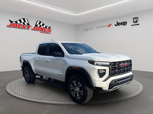 Used 2024 GMC Canyon AT4 w/ Technology Package AWD/4WD image 11