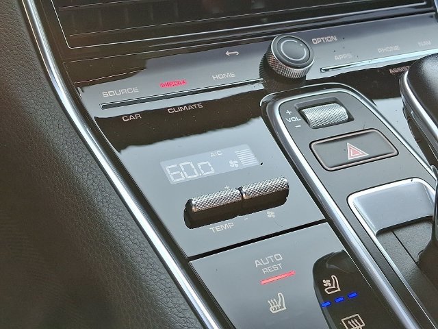 Used 2023 Porsche Panamera RWD image 19