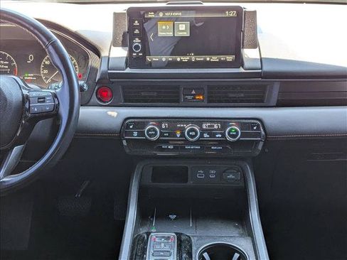 Used 2023 Honda Pilot TrailSport image 14