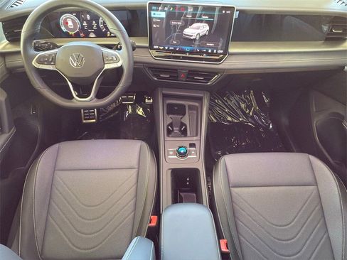 New 2026 Volkswagen Tiguan SE R-Line image 20