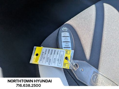 Used 2021 Nissan Versa SV image 17