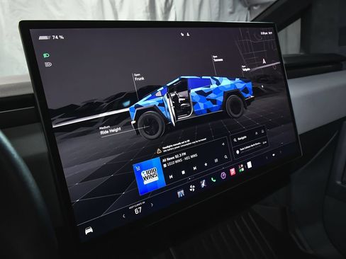 Used 2025 Tesla Cybertruck AWD Crew Cab image 66