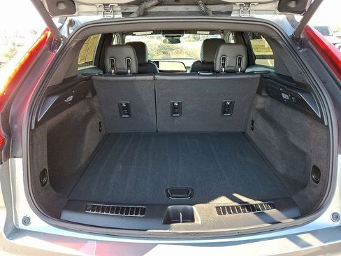 Certified 2025 Cadillac XT4 Premium Luxury image 29