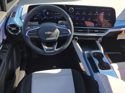 New 2026 Chevrolet Equinox EV LT image 19