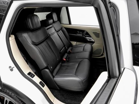 Used 2022 Land Rover Range Rover Long Wheelbase SE image 33