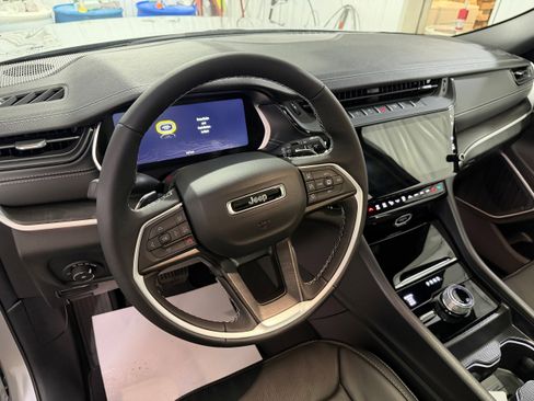 New 2026 Jeep Grand Cherokee Limited image 8