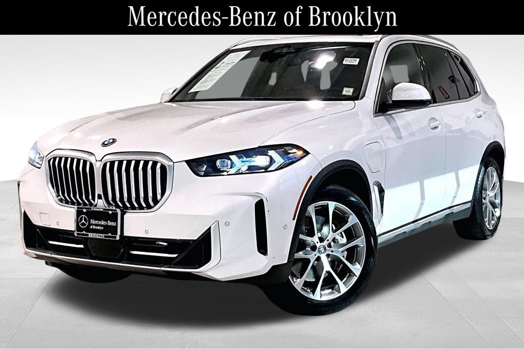 Used 2024 BMW X5 xDrive50e w/ Premium Package AWD/4WD image 2