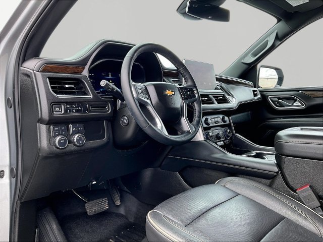 Used 2024 Chevrolet Tahoe Premier w/ LPO, Illumination Package AWD/4WD image 8