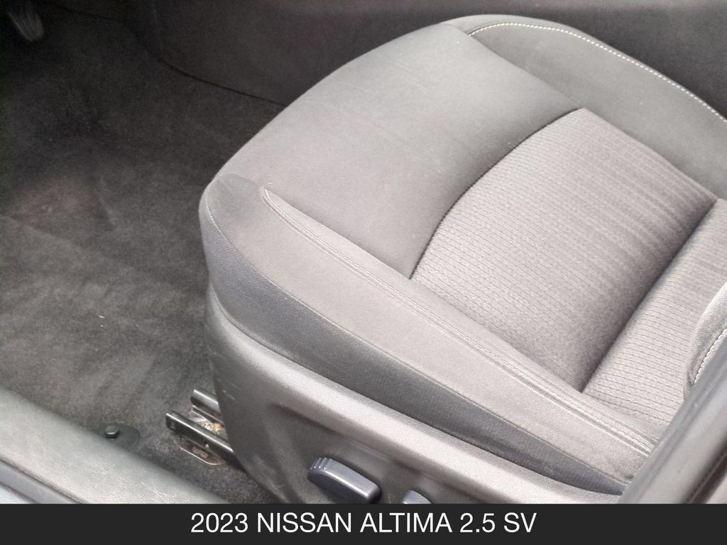 Used 2023 Nissan Altima 2.5 SV FWD image 15
