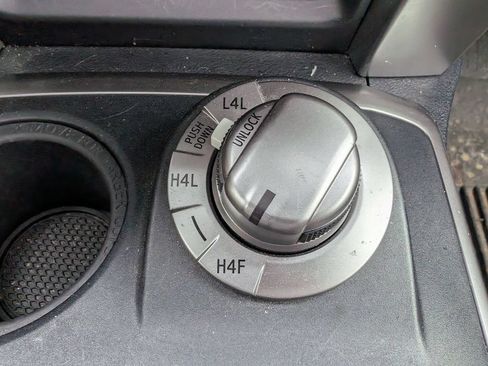 Used 2023 Toyota 4Runner Limited AWD/4WD image 24