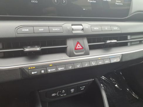 Used 2025 Kia K4 FWD image 19