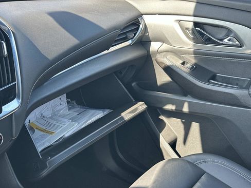 Certified 2023 Chevrolet Traverse LT FWD image 32
