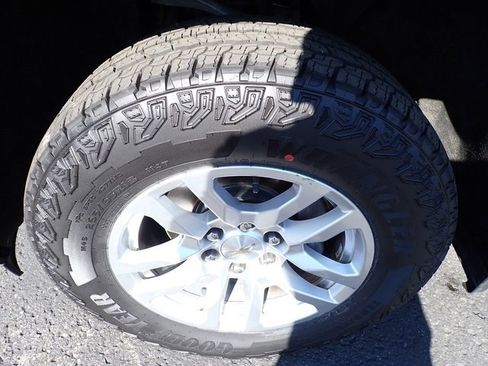 Used 2020 Chevrolet Silverado 1500 LT w/ All-Star Edition image 13