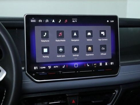 Certified 2025 Volkswagen Tiguan SE AWD/4WD image 25
