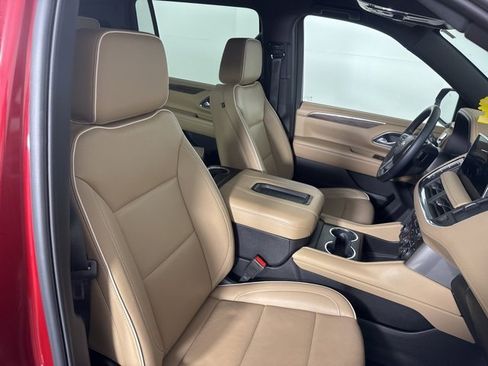 Used 2024 Chevrolet Suburban Premier image 13