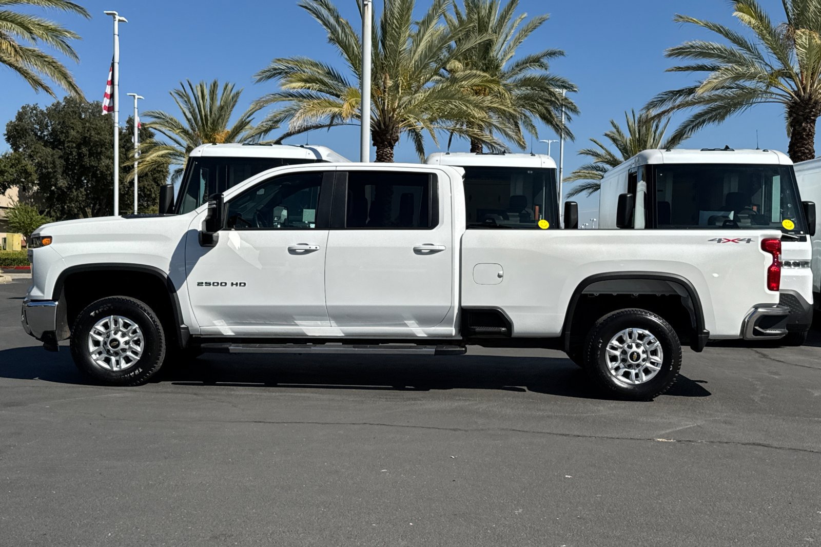 Used 2025 Chevrolet Silverado 2500 LT w/ Convenience Package AWD/4WD image 6