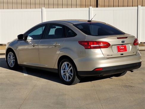 Used 2018 Ford Focus SE image 6