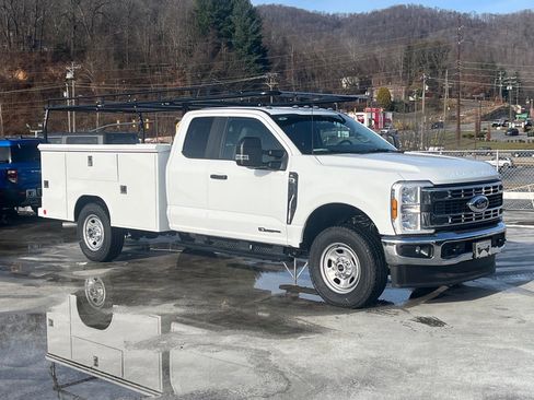 New 2026 Ford F350 XL w/ XL Chrome Package image 1