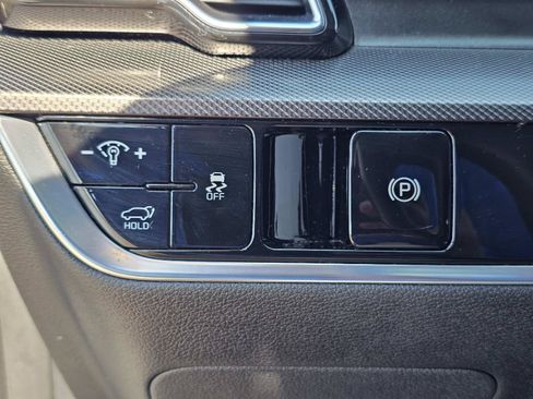 Used 2023 Kia Sportage SX FWD image 19