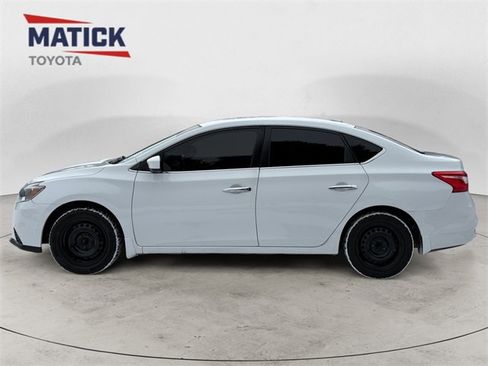 Used 2017 Nissan Sentra SV image 4