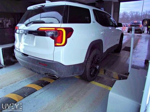 Used 2023 GMC Acadia SLT w/ Elevation Edition image 3