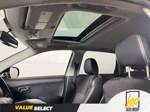 Used 2012 Mitsubishi Outlander SE AWD/4WD image 9