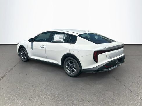 New 2026 Kia K4 FWD image 5
