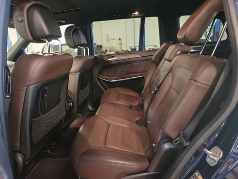 Used 2016 Mercedes-Benz GL 550 4MATIC image 5