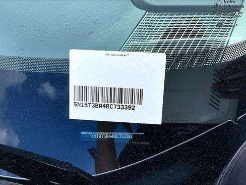 Certified 2024 Nissan Rogue SV w/ SV Premium Package FWD image 33