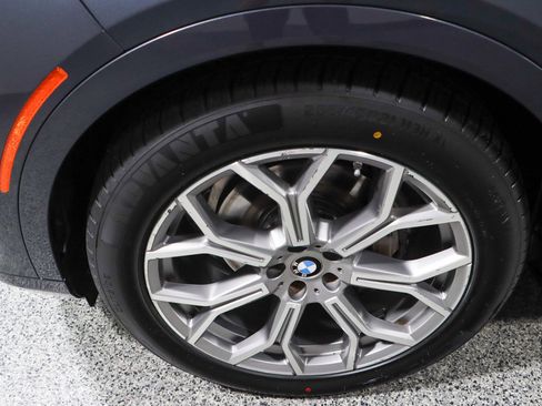 Used 2021 BMW X7 xDrive40i w/ Executive Package image 11