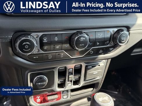 Used 2025 Jeep Wrangler Unlimited Rubicon AWD/4WD image 18