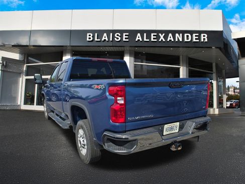 Used 2025 Chevrolet Silverado 2500 LT w/ Convenience Package AWD/4WD image 6