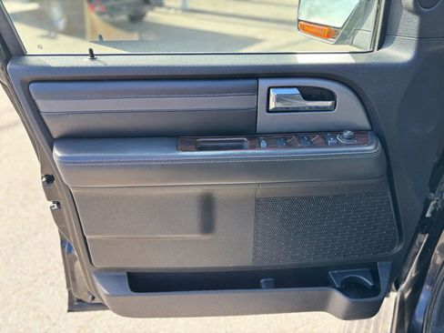 Used 2016 Ford Expedition EL Platinum image 13