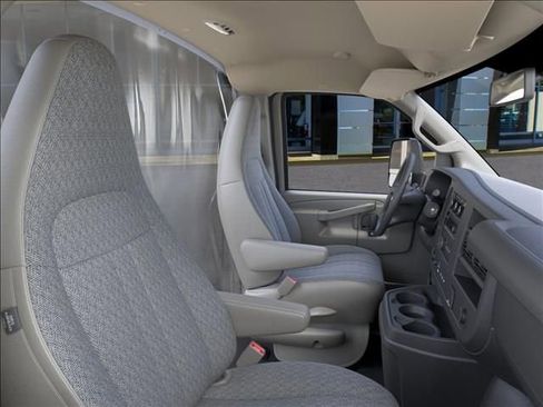 New 2025 GMC Savana 3500 w/ Power Convenience Package image 17