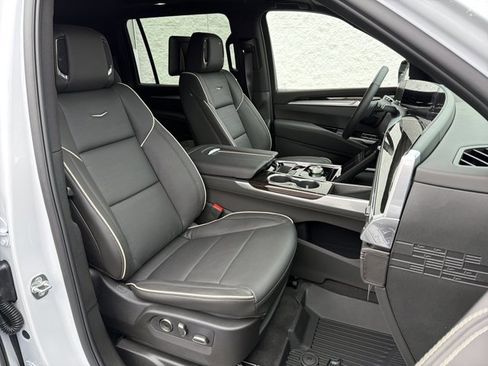 New 2026 Cadillac Escalade ESV Luxury image 39