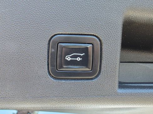 Used 2021 Chevrolet Equinox LT image 20