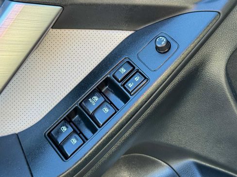 Used 2016 Subaru Forester 2.5i Limited image 17