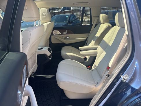 Used 2026 Mercedes-Benz GLS 450 4MATIC image 5