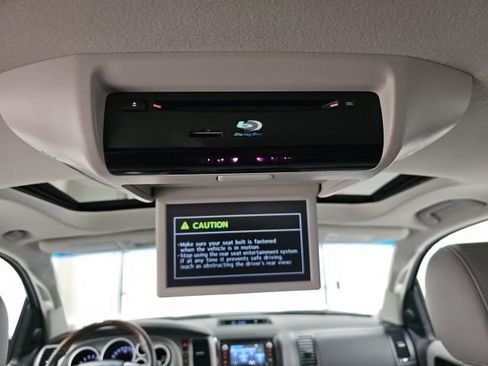 Used 2017 Toyota Sequoia Platinum AWD/4WD image 33