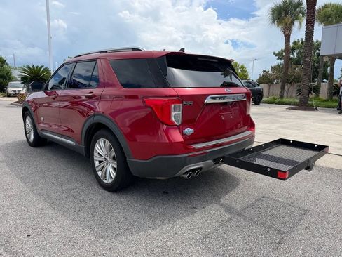 Used 2021 Ford Explorer King Ranch w/ Premium Technology Package RWD image 3