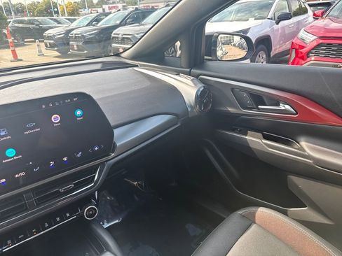 Used 2024 Chevrolet Equinox EV RS image 26