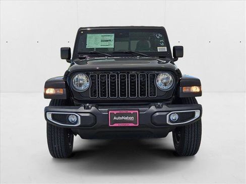 New 2025 Jeep Gladiator Sport image 6