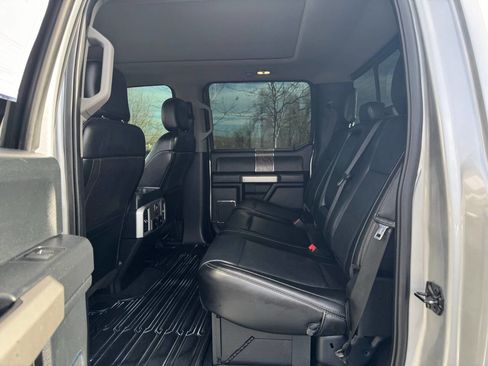 Used 2019 Ford F350 Lariat image 31