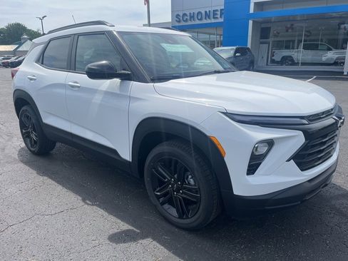New 2026 Chevrolet TrailBlazer LT w/ Midnight Edition AWD/4WD image 8