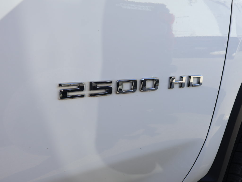 Used 2020 Chevrolet Silverado 2500 LT AWD/4WD image 12