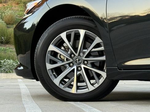 Certified 2025 Lexus ES 350 image 8